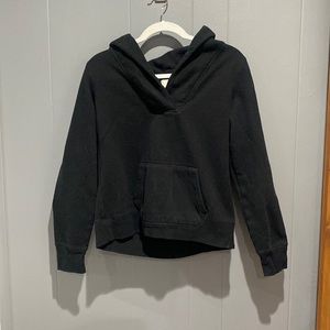 medium black sweatshirt